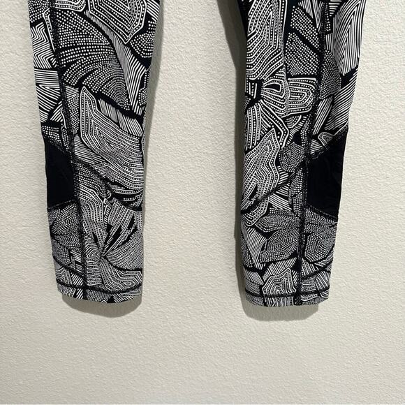 Lululemon Pace Rival Crop Dottie Tribe White Black SZ 4 - Picture 9 of 11